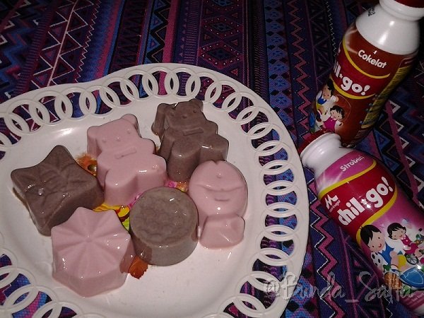Puding Cokelat dan Strawberry Berbahan Susu Morinaga Chil-Go!